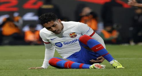 سيغيب عدة أسابيع.. برشلونة يعلن تفاصيل إصابة رافينيا